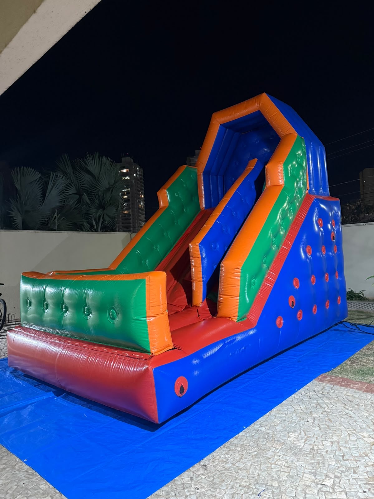 Brinquedos infláveis para festas em Goiânia